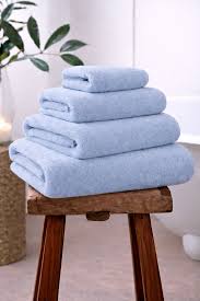 Design 2 Hand Towel